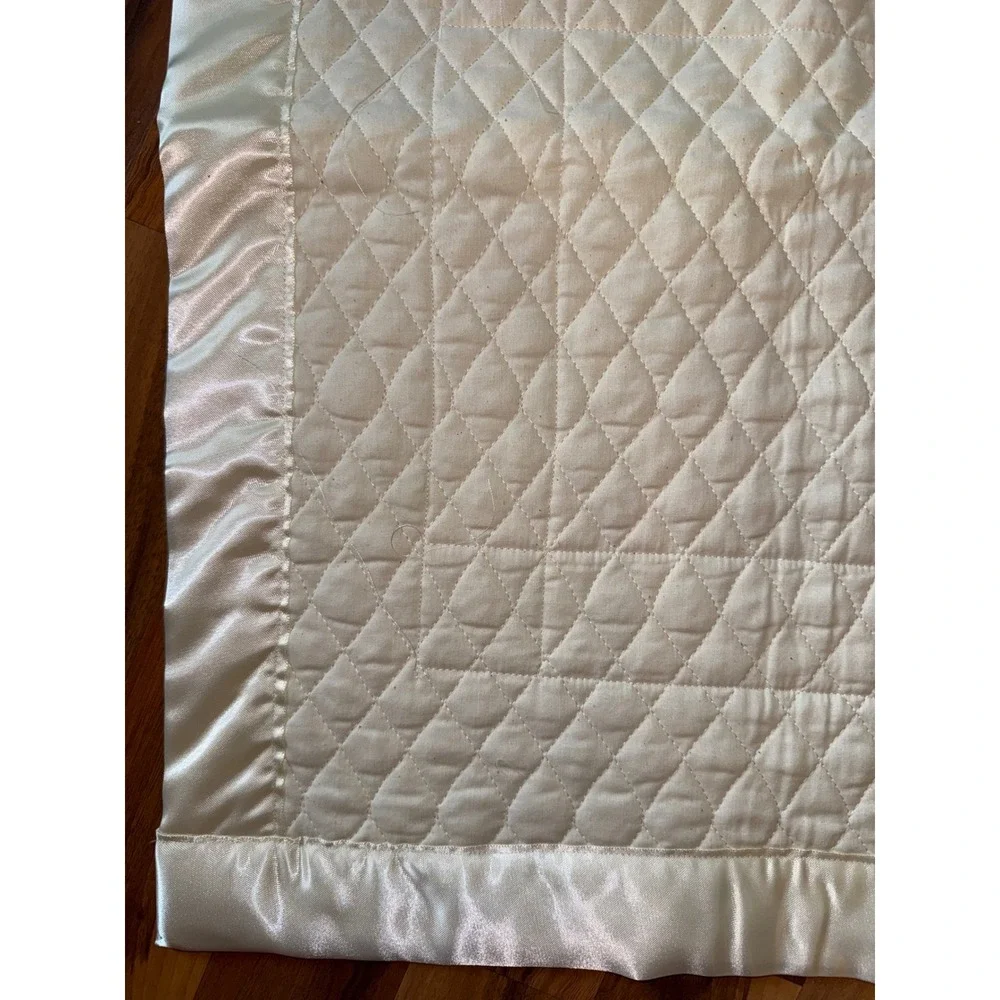 Disney Winnie the Pooh Baby Quilt Blue Tan Satin Trim Patchwork homemade crib